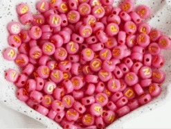 200 Perles Lettres Dorées – Rose Indien