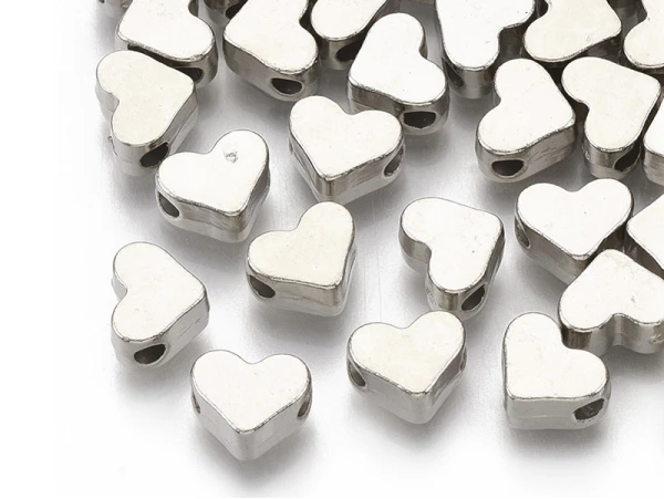 50 Petites Perles En Plastique - Cœurs Argentés – Image 2
