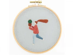 Kit De Broderie Traditionnelle - "plant Lady" - La Jeune Fille Au Cactus Par Slow Evenings