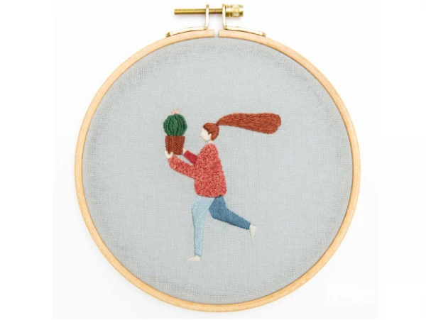 Kit De Broderie Traditionnelle - "plant Lady" - La Jeune Fille Au Cactus Par Slow Evenings